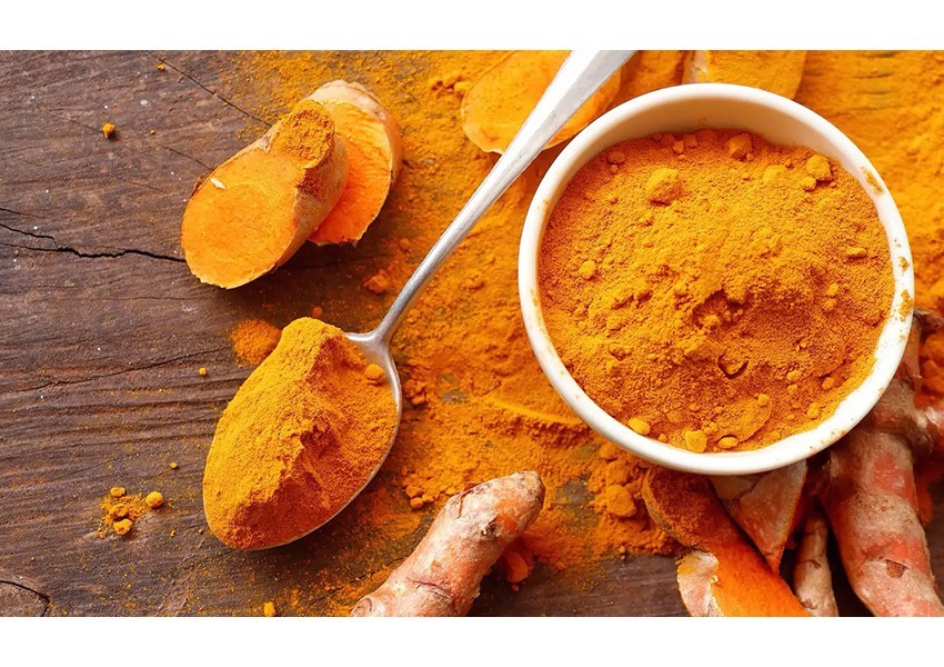 Tutto sulla Curcuma: benefici, proprietà e usi naturali