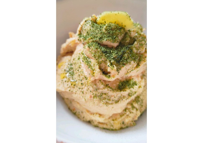 Hummus di ceci allo zenzero con moringa oleifera